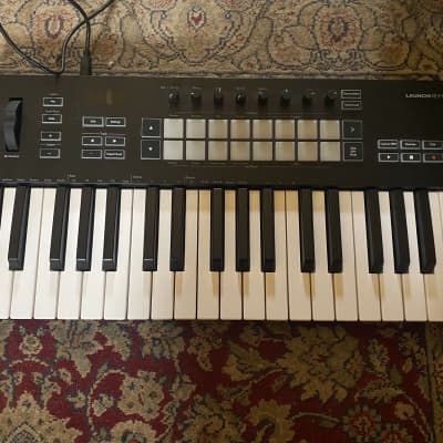 Novation Launchkey 37 MKIII MIDI Keyboard Controller 2020 - Present - Black