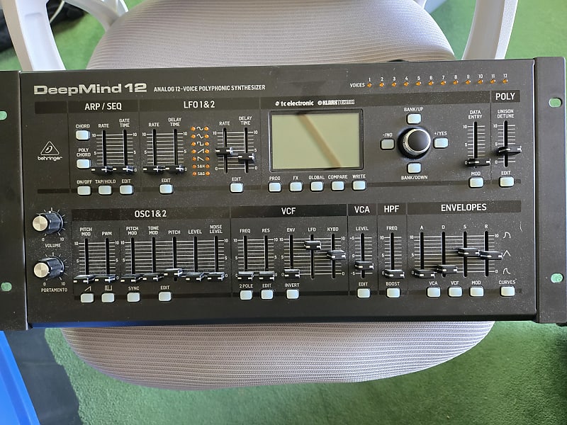 Behringer DeepMind 12D Desktop 12-Voice Polyphonic Analog