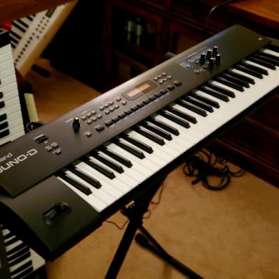 MUST SEE!!! ROLAND JUNO D MIGHTY SYNTHESIZER FULLY SERVICED AND IN AMAZING CONDITION!