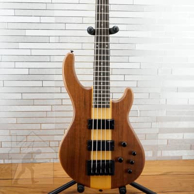 Dean Edge Pro Select Walnut 5-String Bass image 9