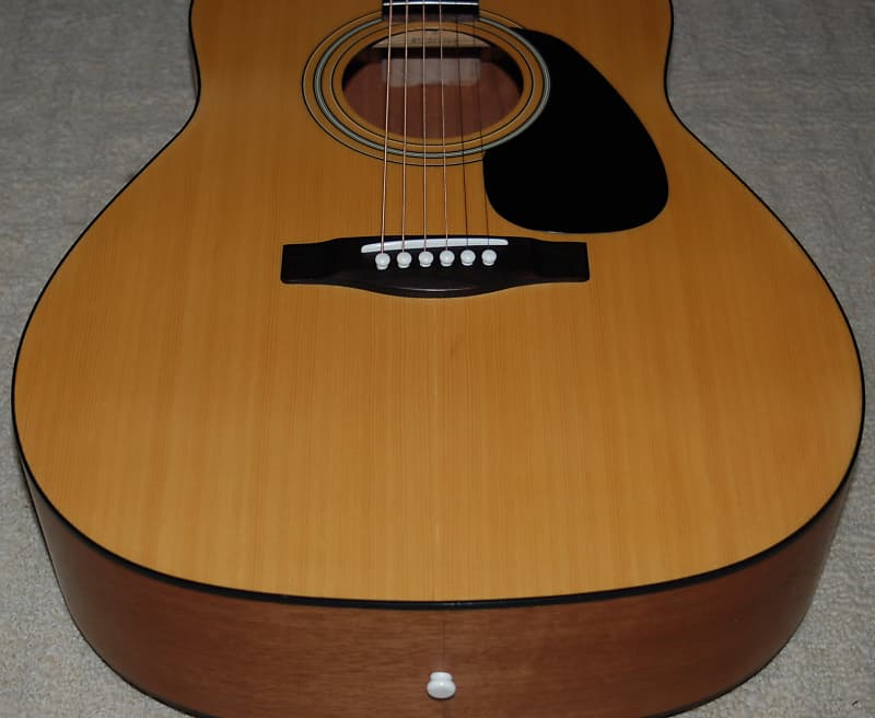 Yamaha f35 clearance acoustic guitar