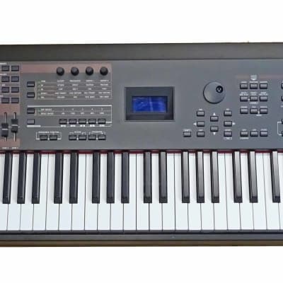 Yamaha S90XS Music Synthesizer
