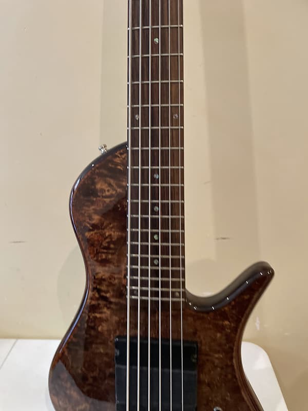 Carparelli CF-6 6-strings active bass | Reverb Norway