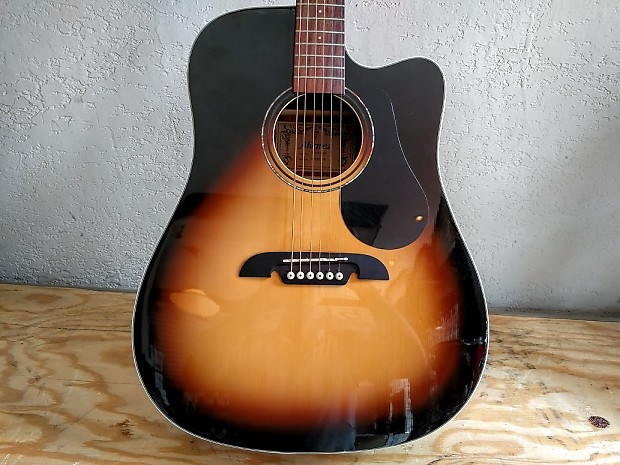 Alvarez RD260CESB Acoustic Electric Guitar W Case used