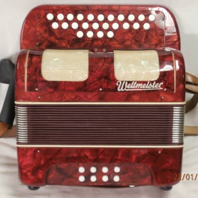 Weltmeister  8 bass diatonic button accordion key C/F 1990-2000 red marble image 7