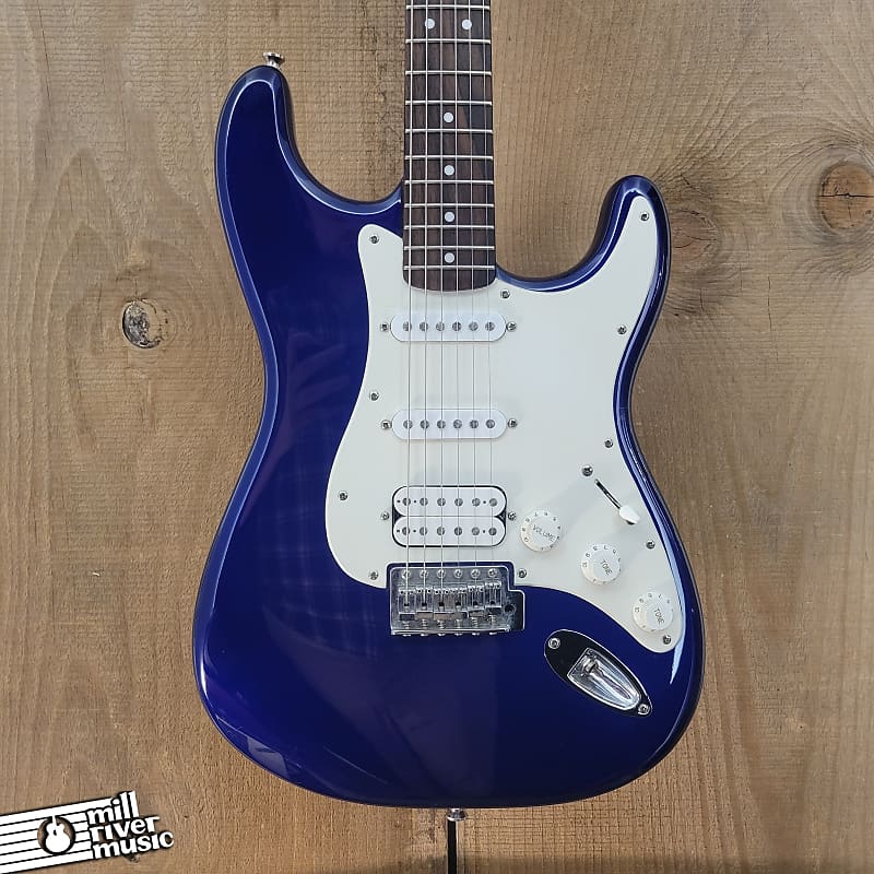 Squier Affinity Series Stratocaster HSS with Rosewood Fretboard 2004 - 2013 - Metallic Blue Used