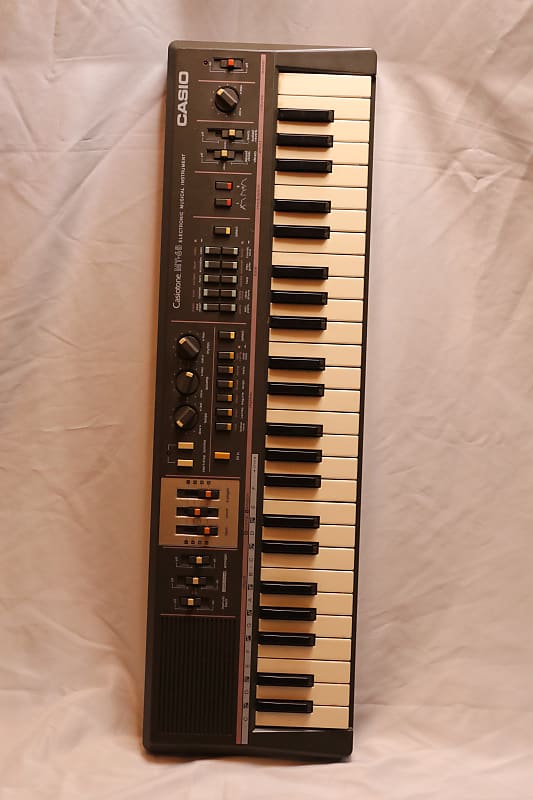 Casio Casiotone MT-68 vintage synthesizer music keyboard