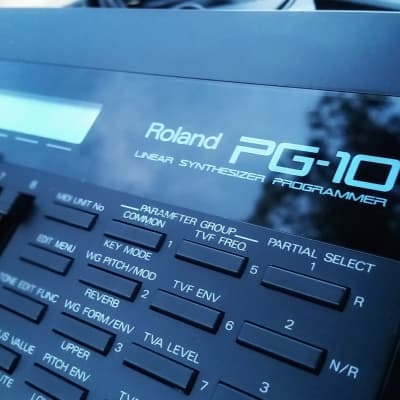 Mint Vintage Roland D-110 LA Synthesizer w/ PG-10 Programmer --- Linear Arithmetic Synthesis, D50, D70, Virtual Analog, Synth Editor, PG10, D110, D10, Digital Keyboard image 2