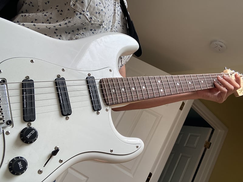 Squier Deluxe Hot Rails Stratocaster - Olympic White - Used