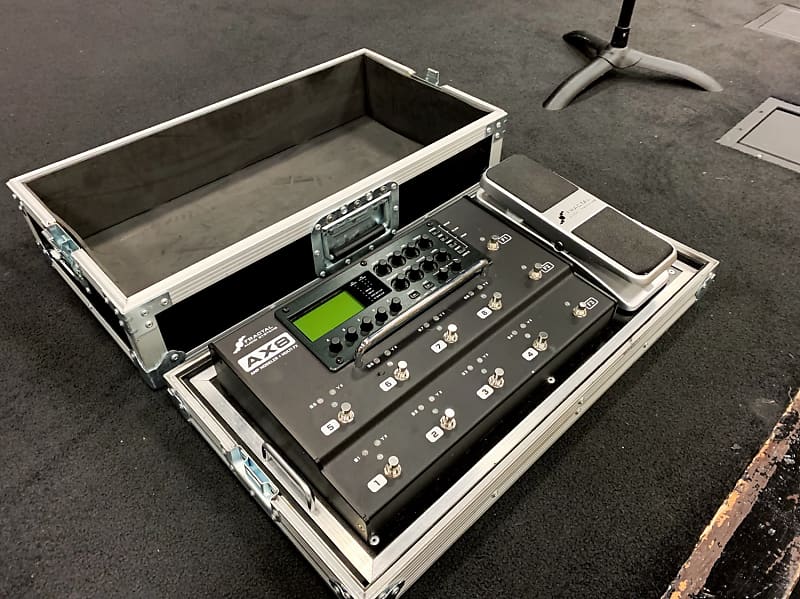 PACKAGE DEAL! ! Fractal AX8, Fractal EV-1, Flight Case PACKAGE DEAL! ! Fractal AX8, Fractal EV-1, Flight Case