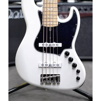 Alleva Coppolo LM5 Deluxe(Ash Body) White w/Matching Headstock image 2