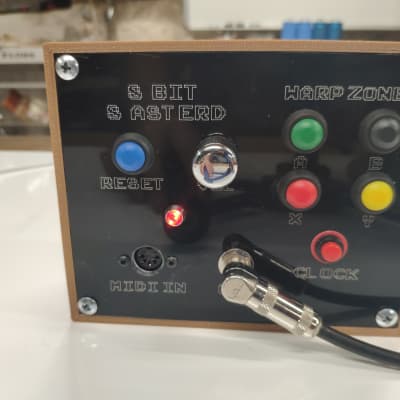 8-Bit 8asterd -- Playable Chiptune MIDI Synthesizer and Drum Machine image 9