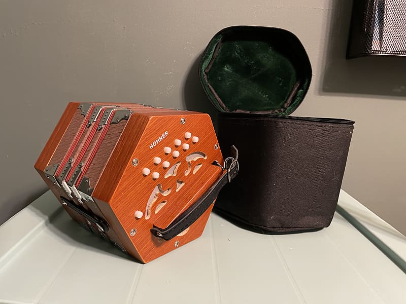Hohner D40 20key Concertina Reverb