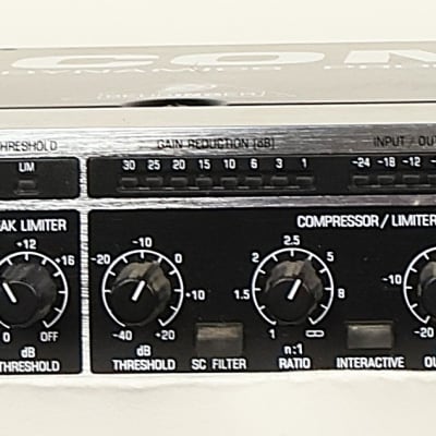 Combinator MDX8000 - Behringer Combinator MDX8000 - Audiofanzine
