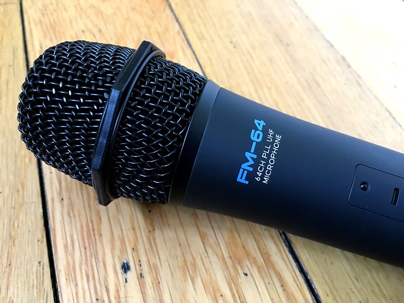 Gemini UF 8264 Handheld Wireless Microphone