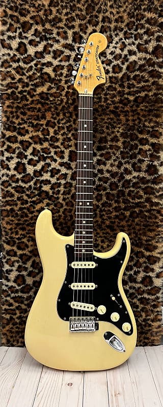 Fender Stratocaster with 3-Bolt Neck, Rosewood Fretboard 1976 - Blonde image 1