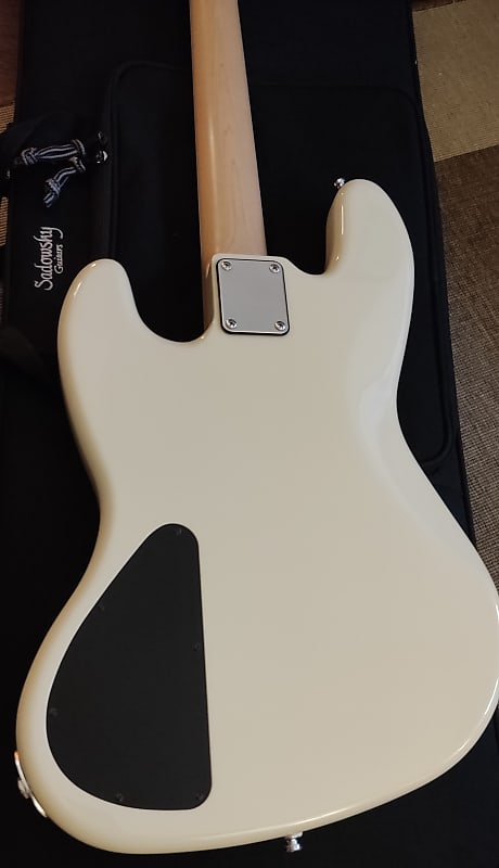 日本製Sadowsky UV70 Sadowsky Metroline UV70 Sunburst – Chicago Music Exchange