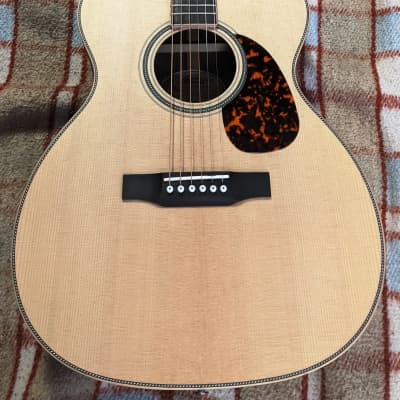 New Larrivee OM-40-RW-O Acoustic Guitar, Mahogany, Rosewood, Ebony, Tonal Balance, Hard Case image 2