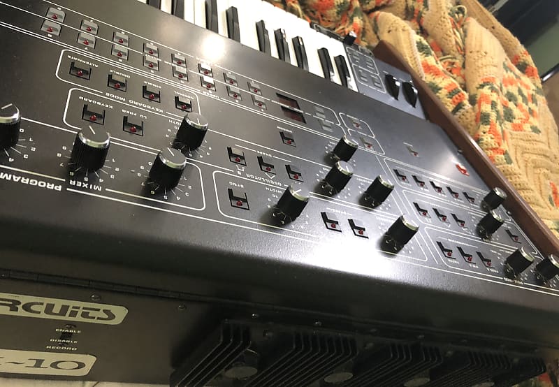Sequential Prophet 10 Rev3 61-Key Dual Keyboard 10-Voice 