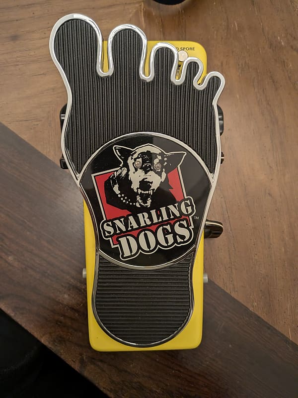 Snarling Dogs Mold Spore Wah