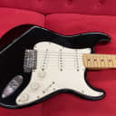 Fender Standard Stratocaster 1999 Black Maple Neck