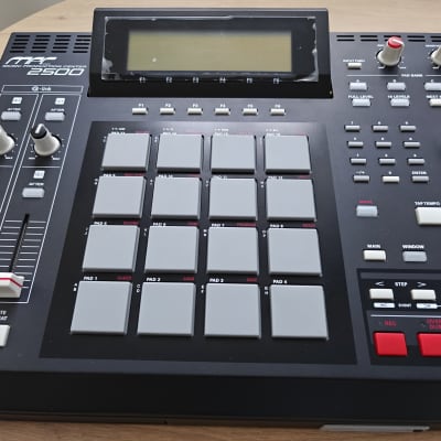 Akai MPC2500 Music Production Center 2005 - 2013 - Black