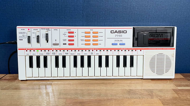 Casio EP-10☆日本未発売☆1987年☆レアミニシンセ☆ Vintage 1987 Muppets Kermit Miss Piggy Yellow Casio EP-20 Musical