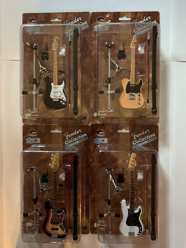 Fender 1/6 Scale Guitar Set