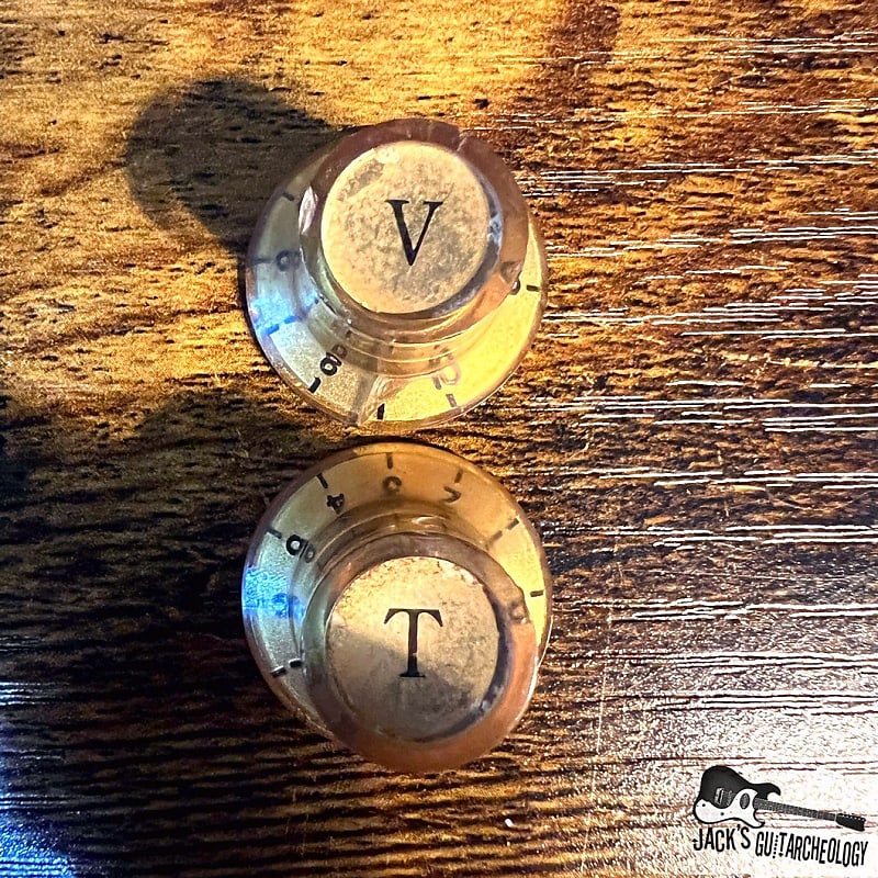 Teisco / Matsumoku 'V' & 'T' Witch Hat Knob Set (1960s
