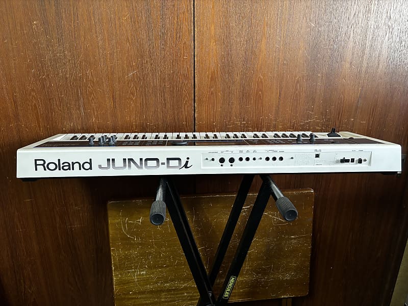 Roland Juno-Di Portable 61-key Mobile Synthesizer White