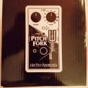 Electro-Harmonix Pitch Fork Polyphonic Pitch Shifter / Harmony Pedal 2014 - Present - Black / White / Red