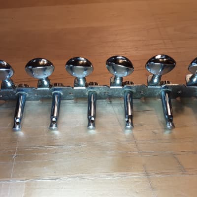 Unknown Brand,  Vintage In Line Tuning machines, open gear, 1980s, Silver image 7