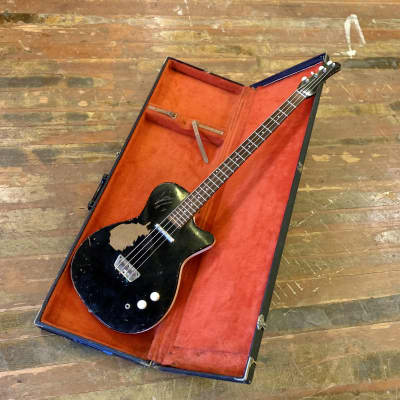 Silvertone 1444 bass guitar c 1960’s Black beauty original vintage USA harmony image 5