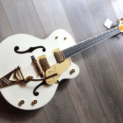 GRETSCH G6136T-59 Vintage Select '59 Falcon with Bigsby, Vintage White, HARDCASE, PAPERS image 1