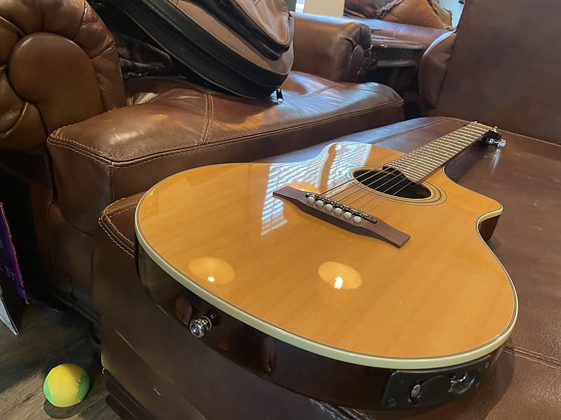 Line 6 Variax 700 Acoustic (Natural) | Reverb