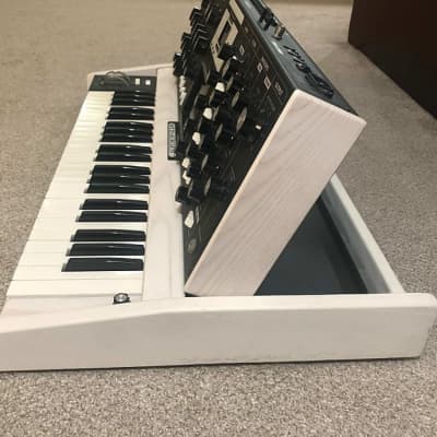 Moog MiniMoog Voyager Select Series Edition 44-Key Monophonic Synthesizer - White Cabinet with Flight Case image 8