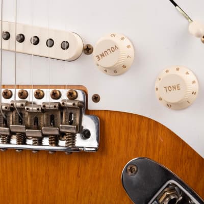Fender Custom Shop Bonetone 1955 Stratocaster Journeyman Relic 2-Tone Sunburst image 5
