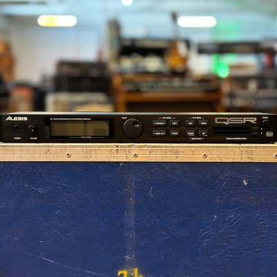 Alesis QSR - 64 Voice Expandable Synthesizer Module