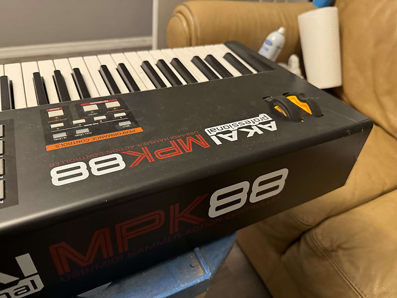 Akai MPK88