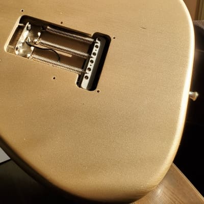 Fender Stratocaster 2010-2015 - Shoreline gold image 1