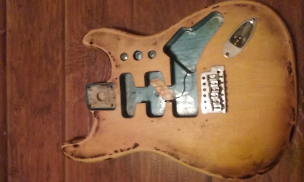 Fender Stratocaster 1997 Relic Strat Solid Wood Body MIM Mexico S/S/H  Mexican w/ Bridge Tremolo Jack