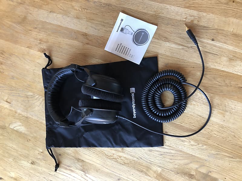 Beyerdynamic DT-880 Pro Studio Headphones  			