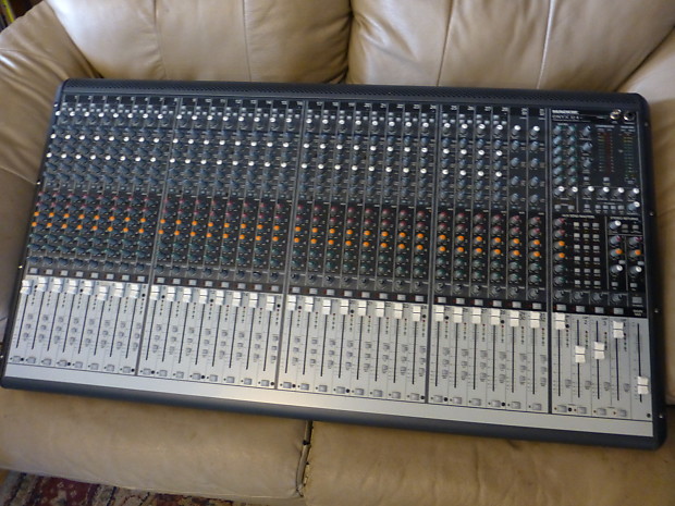 MACKIE アナログミキサー　Onyx 32.4　中古動作品　本体のみ MACKIE アナログミキサー Onyx 32.4 中古動作品 本体のみ MACKIE