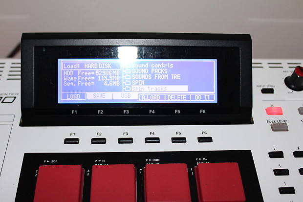 Akai MPC 2500 SE w/ CD