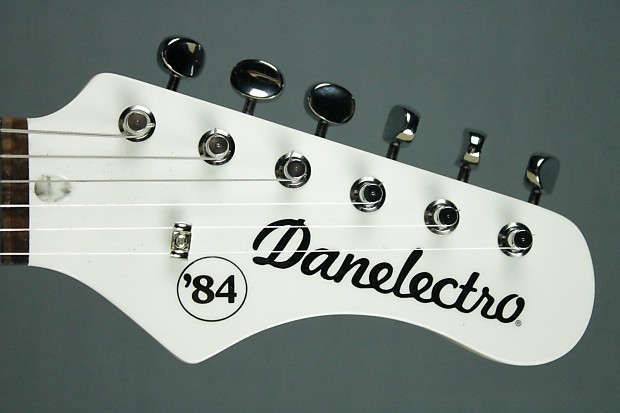 Danelectro deals 84 strat