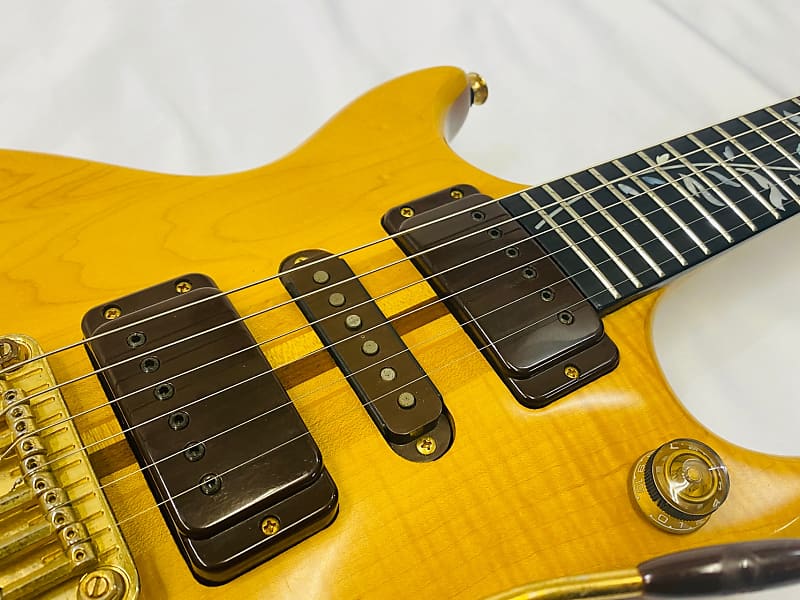 GRECO　GOIII1500 Greco GOIII-1500 Natural 1979 Electric guitar, ivy inlay