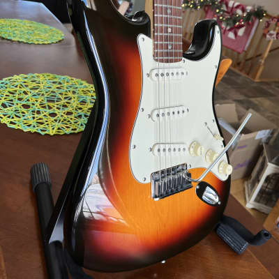 Fender American Deluxe Stratocaster 2005 - 3 Color Sunburst for sale