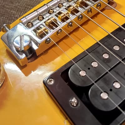 Erlewine Chiquita Travel guitar 90's - yellow *Neck repair* image 16