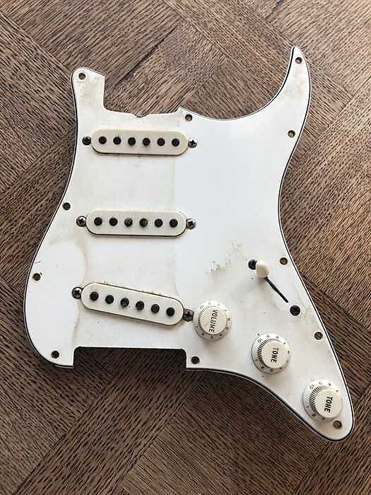 Fender  pickguard stratocaster  1966 White image 1