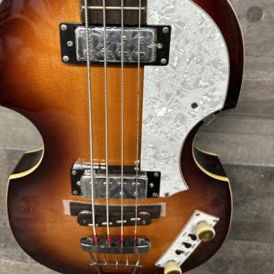 HOFNER MADE IN CHINA DESIGNED IN GERMANY WITH CASE! HI-SERIES - SUNBURST for sale